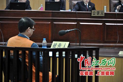 最帥大學(xué)校長(zhǎng)被曝有6個(gè)情人 其中1人揮霍6百萬(wàn)