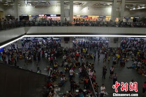 京廣線廣東境內(nèi)因暴雨中斷廣州站所有列車停運