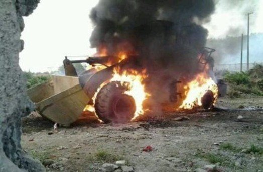 杭州千島湖強(qiáng)征耕地引沖突 縣領(lǐng)導(dǎo)座駕被掀翻