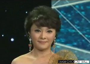 張曙光情婦羅菲今日受審 系原鐵路文工團(tuán)女高音