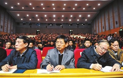 中紀(jì)委廉政課，順口溜諷貪官。共10講，原則上每月一次，每年將有1萬人次局處級(jí)干部接受廉政教育。