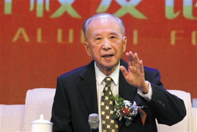 章開(kāi)沅：請(qǐng)辭資深教授是“自我革命”