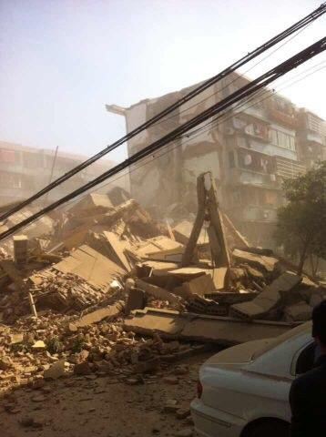 浙江奉化市一幢5層居民房倒塌 部分居民被埋