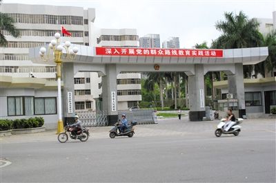 近日，隨著原茂名市政協(xié)主席馮立梅被調(diào)查，標(biāo)志著茂名市官場(chǎng)窩案平靜兩年后重啟調(diào)查。新京報(bào)記者 周清樹(shù) 攝