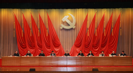  4月27日，國務(wù)委員、中央政法委副書記、公安部部長郭聲琨出席第一期政法領(lǐng)導(dǎo)干部學(xué)習(xí)貫徹習(xí)近平總書記重要講話精神專題培訓(xùn)班結(jié)業(yè)式并講話。