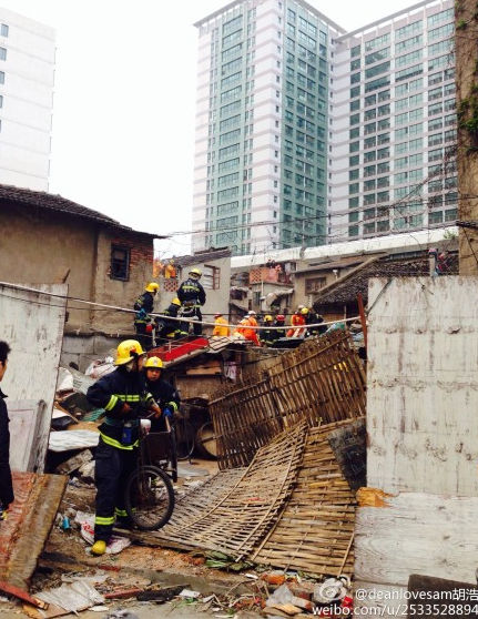 上海虹口區(qū)一棟老式居民樓坍塌2人死亡