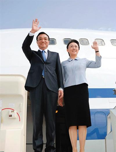 李克強夫人程虹照料患病老人5年 被稱賢妻良母