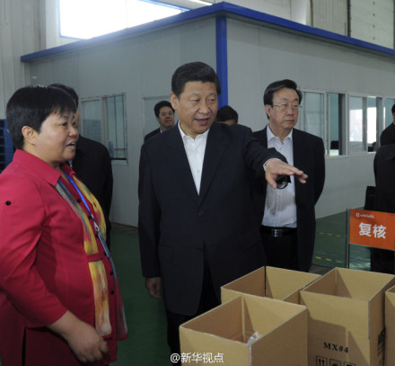 習(xí)近平“四連問”中歐貨運深入隧道掘進機考察