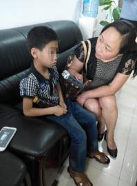 聰明的小林受到媒體關(guān)注，他活潑健談，思維清晰。