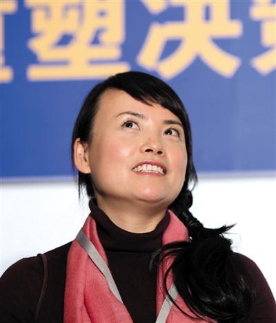 中國女登山家否認(rèn)借助直升機登頂珠峰(圖)