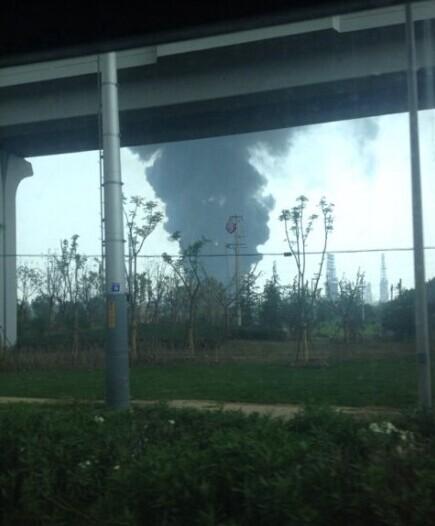 南京揚(yáng)子石化廠區(qū)爆炸 無人員傷亡無水體污染