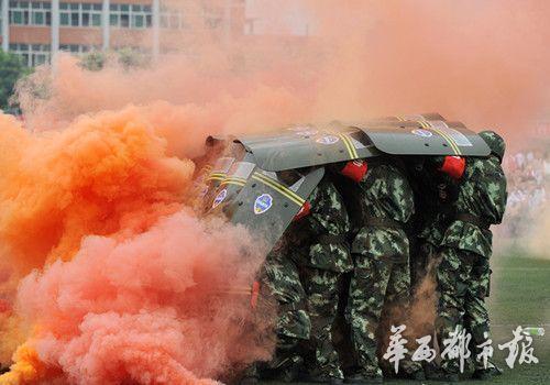 全國首支大學(xué)生校園反恐防暴隊 女大學(xué)生巾幗不讓須眉