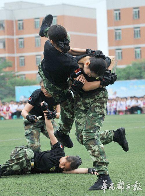 全國首支大學(xué)生校園反恐防暴隊 女大學(xué)生巾幗不讓須眉