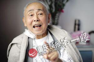 周麟惠在腎功能衰竭前，每天早上都喝一杯自己的尿液，已經(jīng)堅(jiān)持了24年。