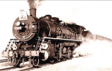 毛澤東號(hào)機(jī)車結(jié)束68年貨運(yùn) 車頭牌匾重390千克