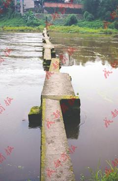 四川女子跳河救母遇難 七旬母親獲救