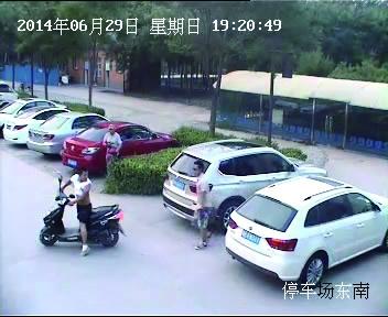 三男子砸車窗行竊 7秒偷兩輛車已被刑拘(圖)