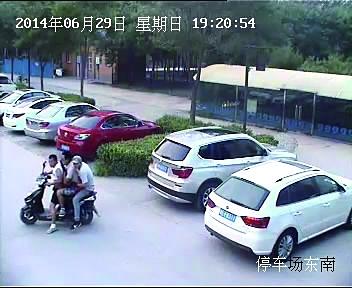 三男子砸車窗行竊 7秒偷兩輛車已被刑拘(圖)
