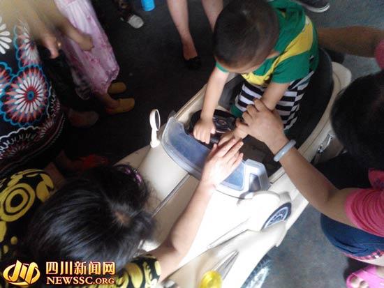 2歲娃在媽媽眼皮下被搶走 過(guò)后被人從菜場(chǎng)撿回