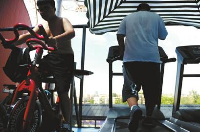 學(xué)生出境游夏令營(yíng) 一月花費(fèi)六萬(wàn)元