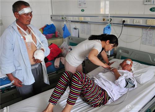 新疆富蘊縣發(fā)生狼群襲人事件 6名村民受傷(圖)