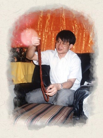 吳某衡自稱佛教第88世、禪宗第61世衣缽傳人，少林寺第32代傳人，是“大日如來佛”的化身，法力無邊，弟子拜他為師可以成佛。據(jù)介紹，目前已掌握有現(xiàn)實(shí)活動的“華藏宗門”信徒千余人，涉及北京、上海、天津、江蘇、安徽、遼寧、山東、山西、廣東、新疆等省市及美國、挪威等國。已初步形成以吳某衡為教首，勾聯(lián)指揮在網(wǎng)上，地方協(xié)調(diào)員負(fù)責(zé)組織各地信徒具體實(shí)施的組織架構(gòu)和活動方式。