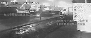 15歲少女街邊產(chǎn)子后遺棄 被監(jiān)控拍下(組圖)