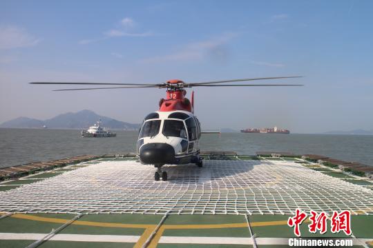 浙江省最大海事巡邏船首搭直升機(jī)立體巡航