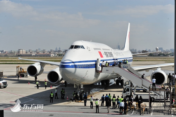 上海虹橋機(jī)場迎來首架747-8客機(jī)