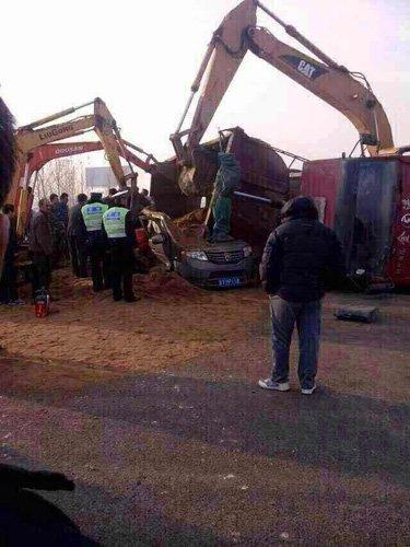 山東蓬萊發(fā)生車禍致12人遇難 包括多名幼兒(圖)