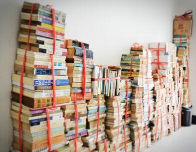 四川大學(xué)“學(xué)霸”走紅 寢室藏書2000余冊(cè)(圖)