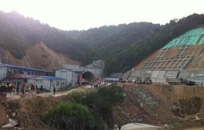 福建一在建高速隧道塌方 21名施工人員被埋