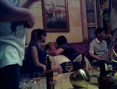 福州一房管局官員被曝不雅照 回應稱黨委書記設局