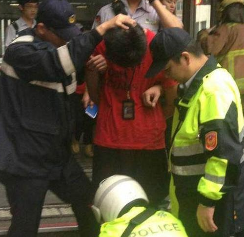 臺北地鐵隨機(jī)砍人事件嫌犯為21歲大二男生
