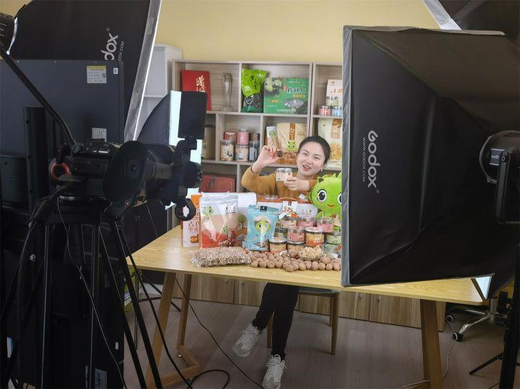 直播中的張玨婭1