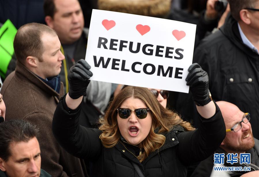 （國(guó)際）（2）美國(guó)民眾集會(huì)抗議特朗普移民新政