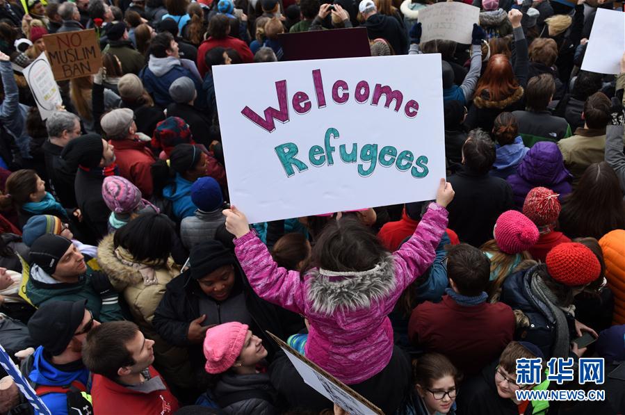 （國(guó)際）（4）美國(guó)民眾集會(huì)抗議特朗普移民新政