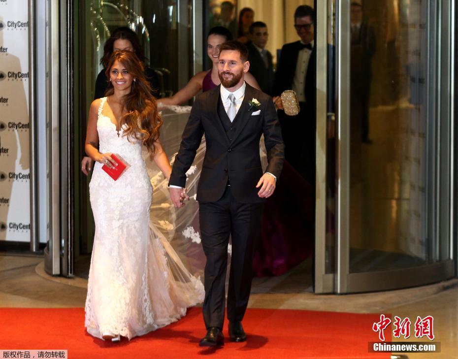 阿根廷球星梅西大婚 迎娶女友安東內(nèi)拉