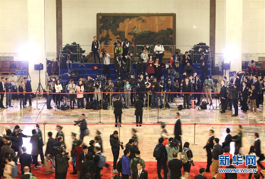 （新華全媒頭條·十九大特別報(bào)道·圖文互動(dòng)）（10）擔(dān)負(fù)起新時(shí)代中國共產(chǎn)黨的歷史使命——從黨的十九大看偉大斗爭(zhēng)偉大工程偉大事業(yè)偉大夢(mèng)想