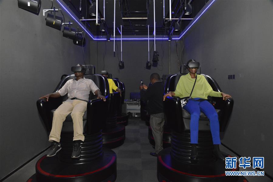 （十九大時光·圖文互動）（7）銳意進(jìn)取，埋頭苦干，向著偉大目標(biāo)奮力前行——來自基層蹲點現(xiàn)場的報道 