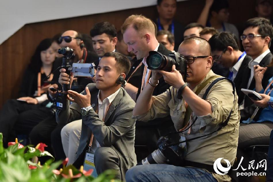 參加新聞發(fā)布會的媒體記者