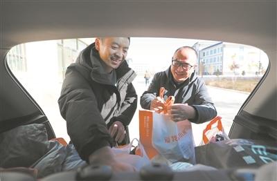 甘肅省民樂縣70位教師搬入新公寓——師逢喜事精神爽