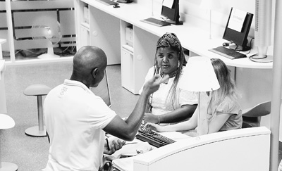 法國斥巨資“翻新”貧困街區(qū) 給青年預留30%合同