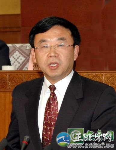 山東原副省長46情婦 奢靡生活令人目瞪口呆（組圖）而要說黃勝包養(yǎng)46名情婦，有46處房產(chǎn)，這個我信。因為當(dāng)今貪官包養(yǎng)情婦早已不是新聞。只要落馬必定有類似新聞公諸于世。而情婦較多的貪官就有如，張二江107個、羅蔭國100多個，許邁永99個等，而沒有情婦的貪官幾乎絕跡。最巧的是黃勝包養(yǎng)了46名情婦，正好也有46處房產(chǎn)。這樣的巧合正好是“你不能給她名分，就給她一座房子吧”的典型，并且這些房子應(yīng)當(dāng)都是開發(fā)商送的。也就是說，黃勝愛養(yǎng)情婦，開發(fā)商“愛”送房子，正好是巧奪天工的官商勾結(jié)。