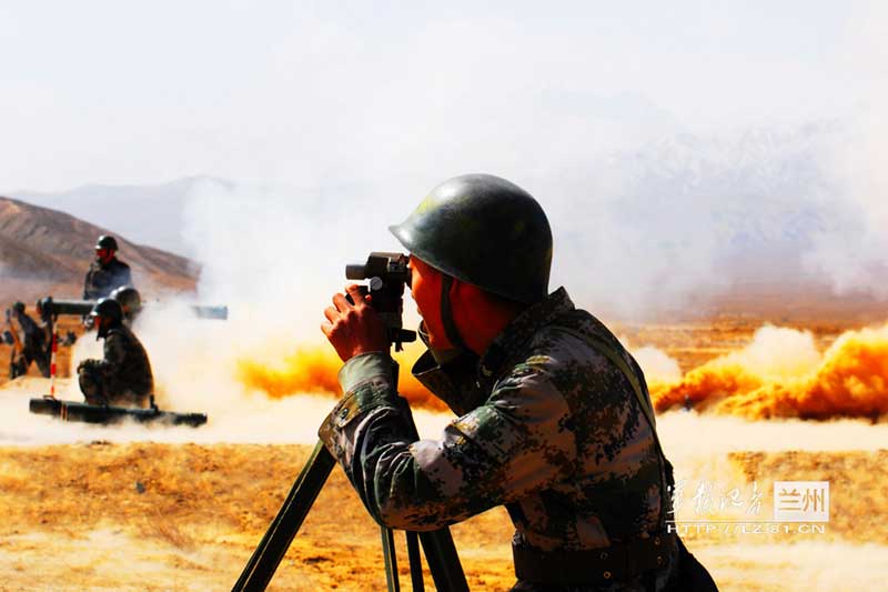 高清:火力猛！解放軍官兵肩扛火箭筒群射【3】