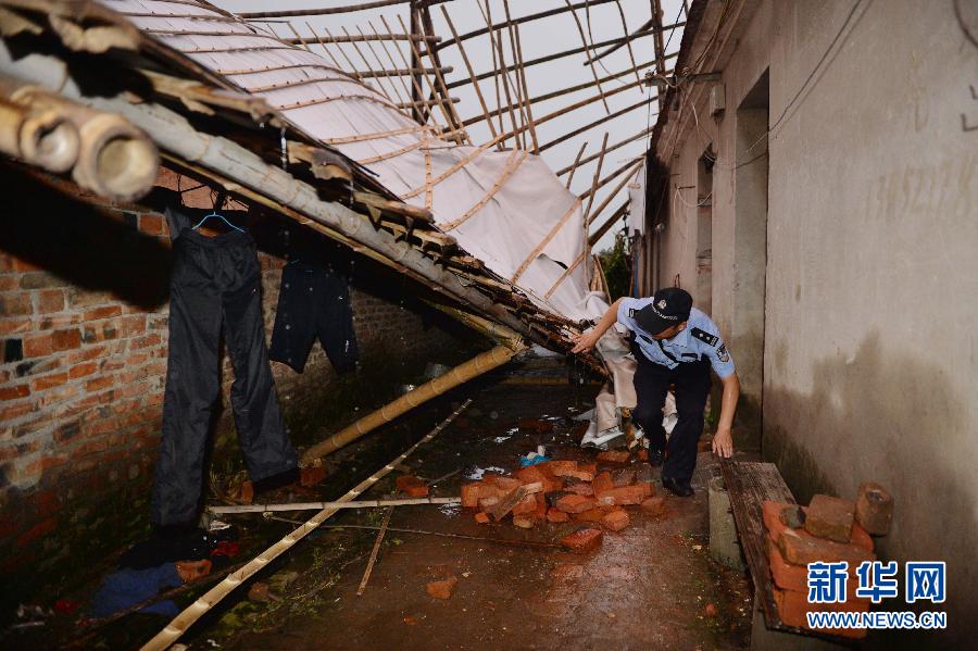 #（社會(huì)）（2）江蘇省高郵市遭遇龍卷風(fēng)襲擊