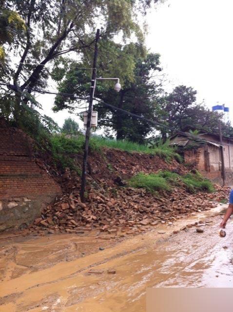 　圖為地震現場照片。