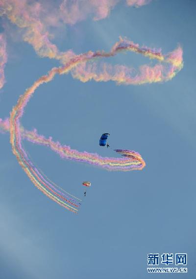 #（晚報(bào)）（3）第二屆沈陽(yáng)法庫(kù)國(guó)際飛行大會(huì)開(kāi)幕