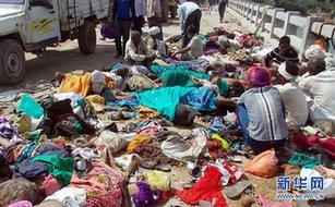 （國際）（3）印度一寺廟發(fā)生踩踏事件致50多人死亡