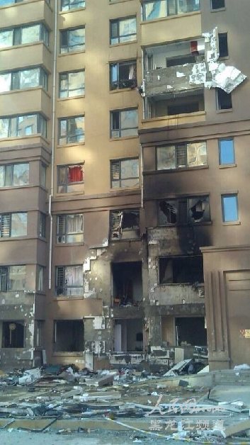 黑龍江省雞西市一小區(qū)居民樓發(fā)生爆炸 已造成1死15傷